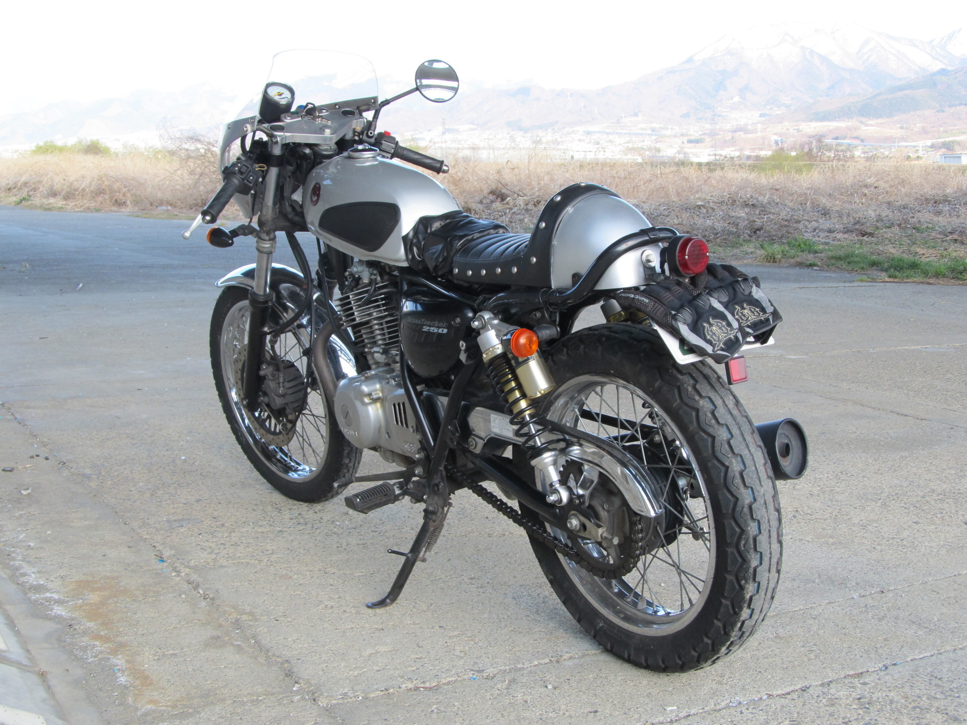 低走行】カフェレーサー仕様 グラストラッカー NJ48 ビッグボーイ